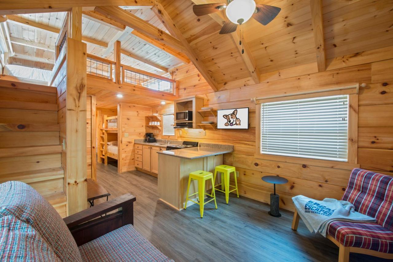 Great Escapes Rv Resort Bryan College Station ภายนอก รูปภาพ