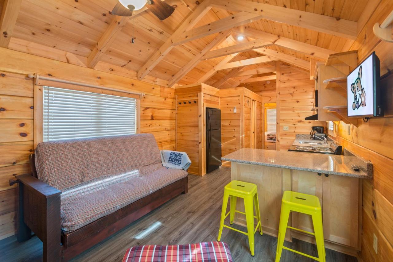 Great Escapes Rv Resort Bryan College Station ภายนอก รูปภาพ