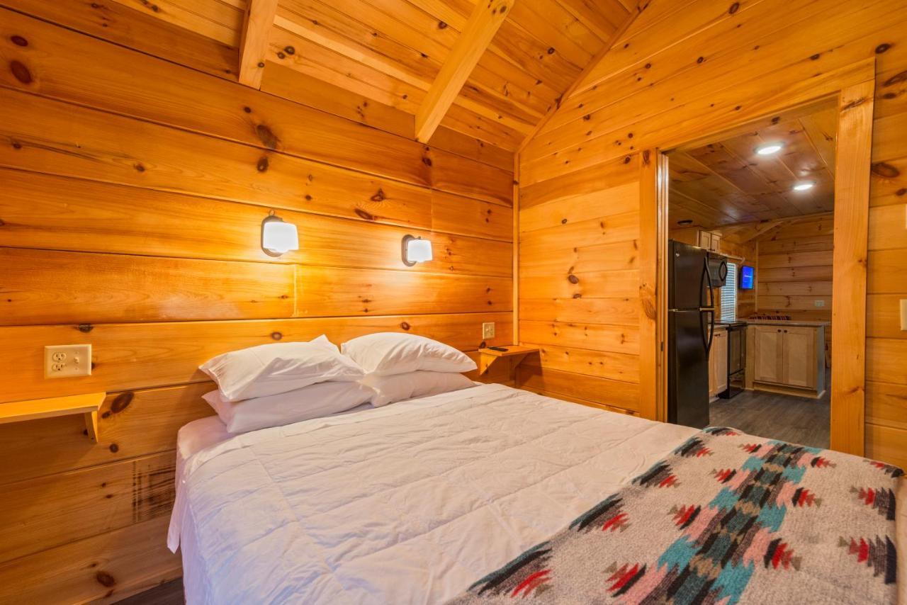 Great Escapes Rv Resort Bryan College Station ภายนอก รูปภาพ