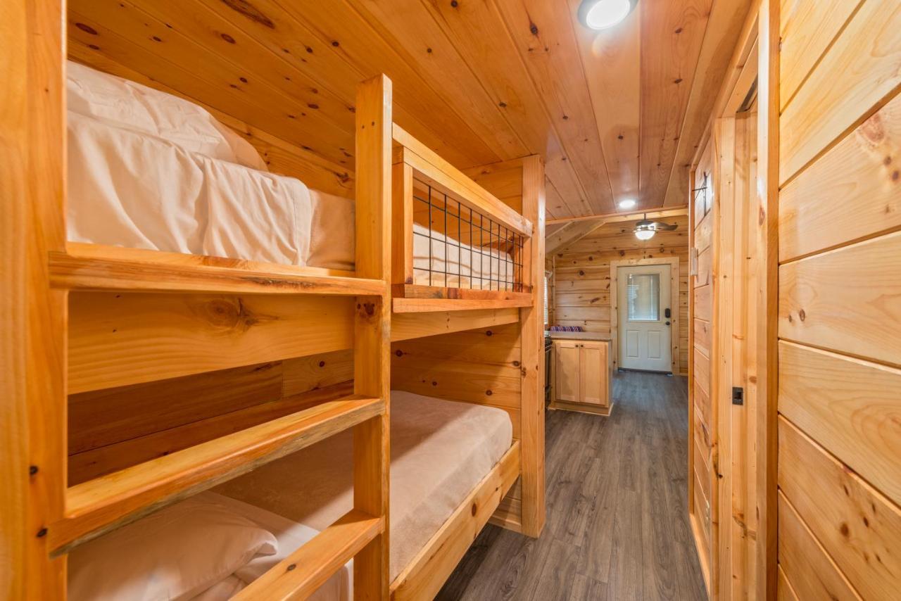 Great Escapes Rv Resort Bryan College Station ภายนอก รูปภาพ