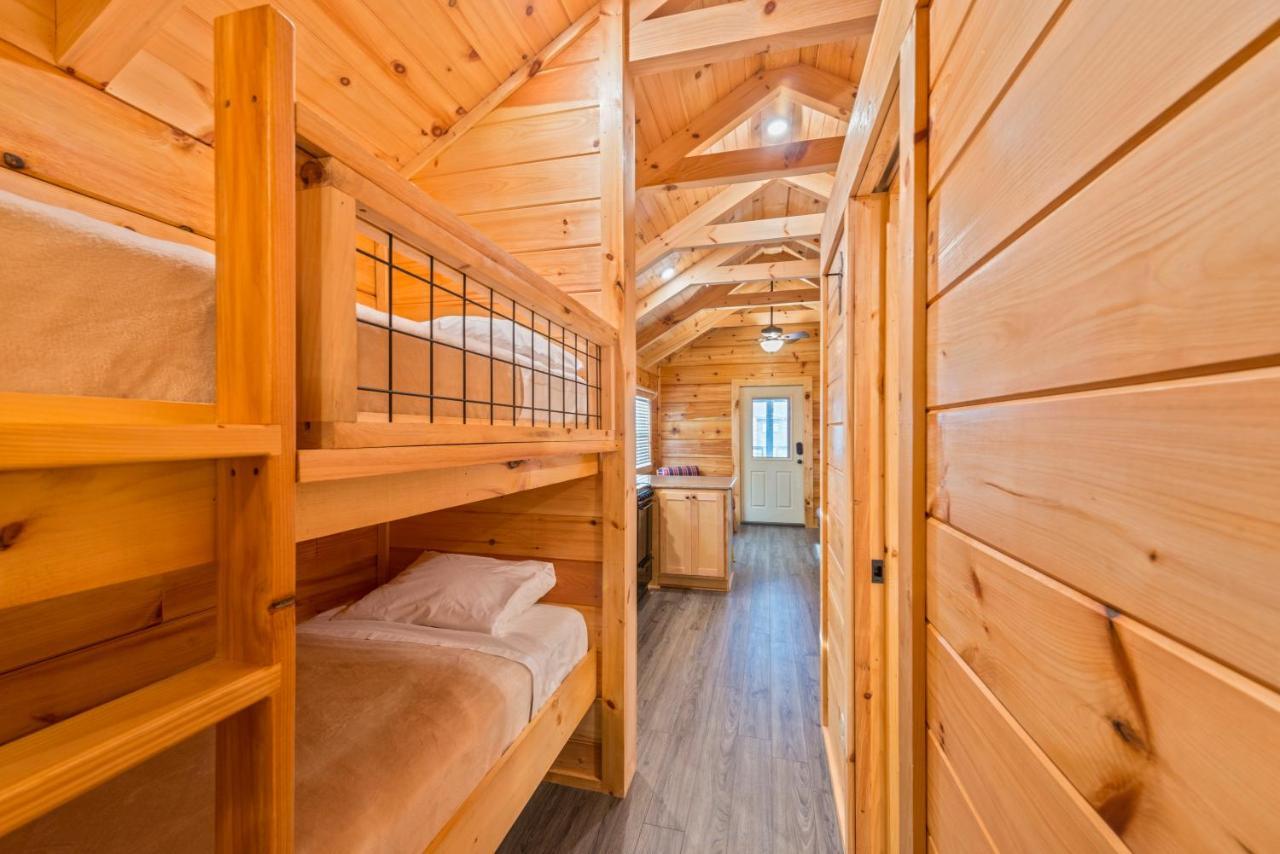 Great Escapes Rv Resort Bryan College Station ภายนอก รูปภาพ
