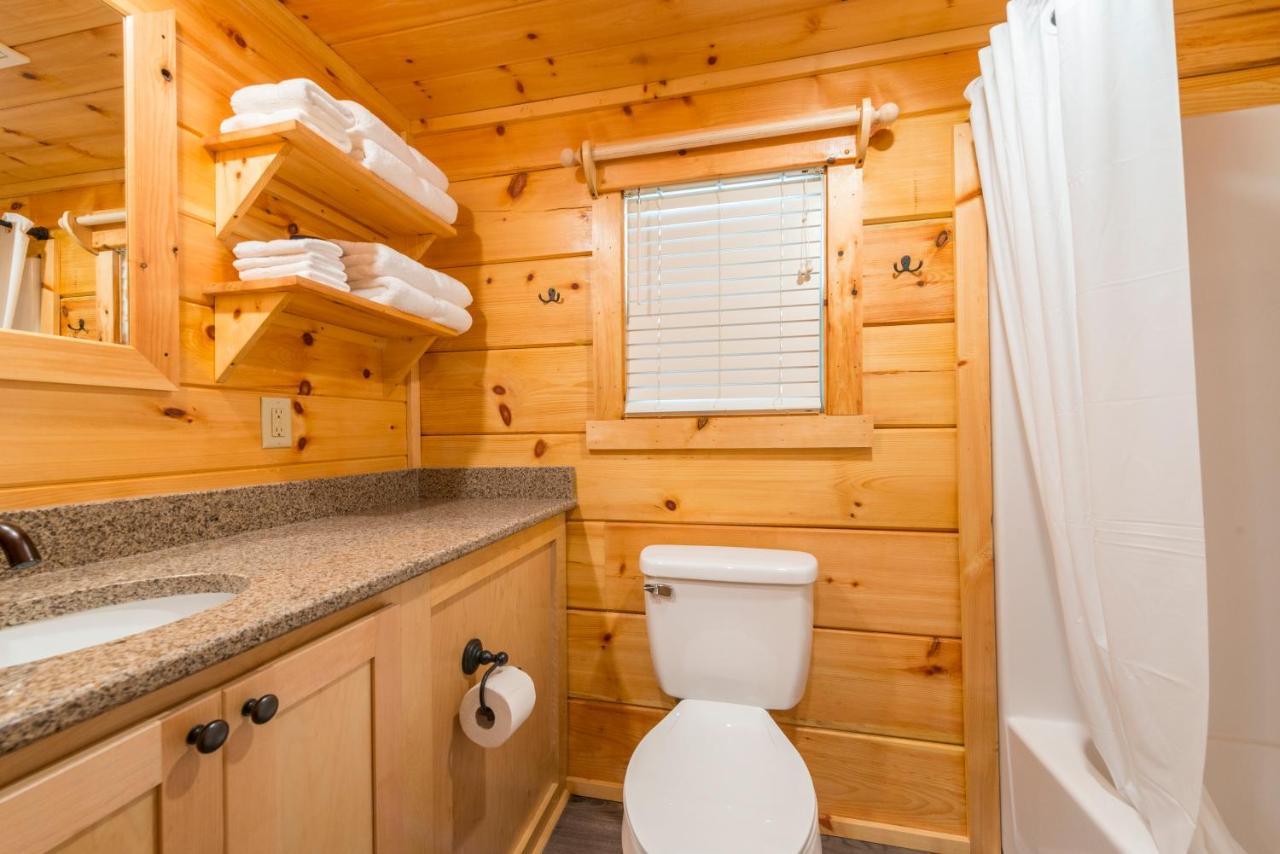 Great Escapes Rv Resort Bryan College Station ภายนอก รูปภาพ