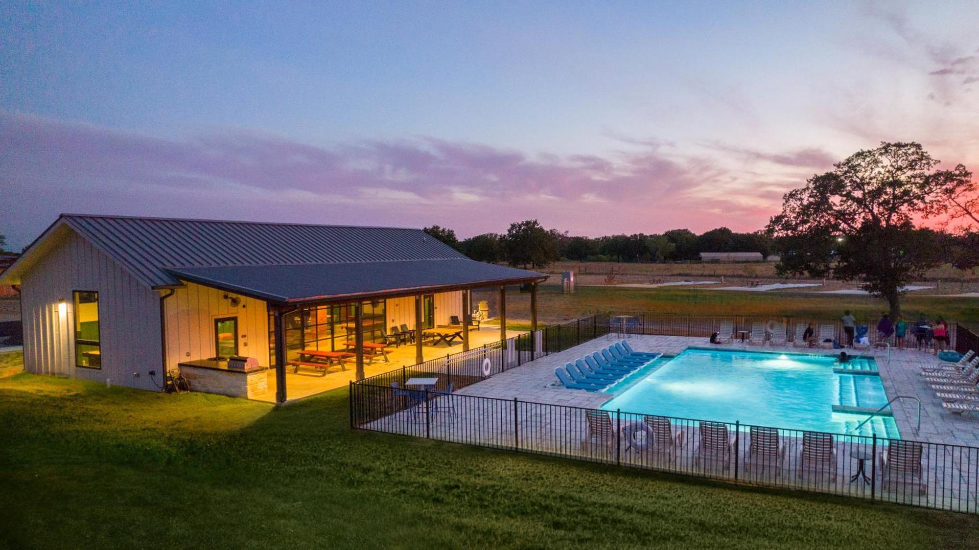 Great Escapes Rv Resort Bryan College Station ภายนอก รูปภาพ