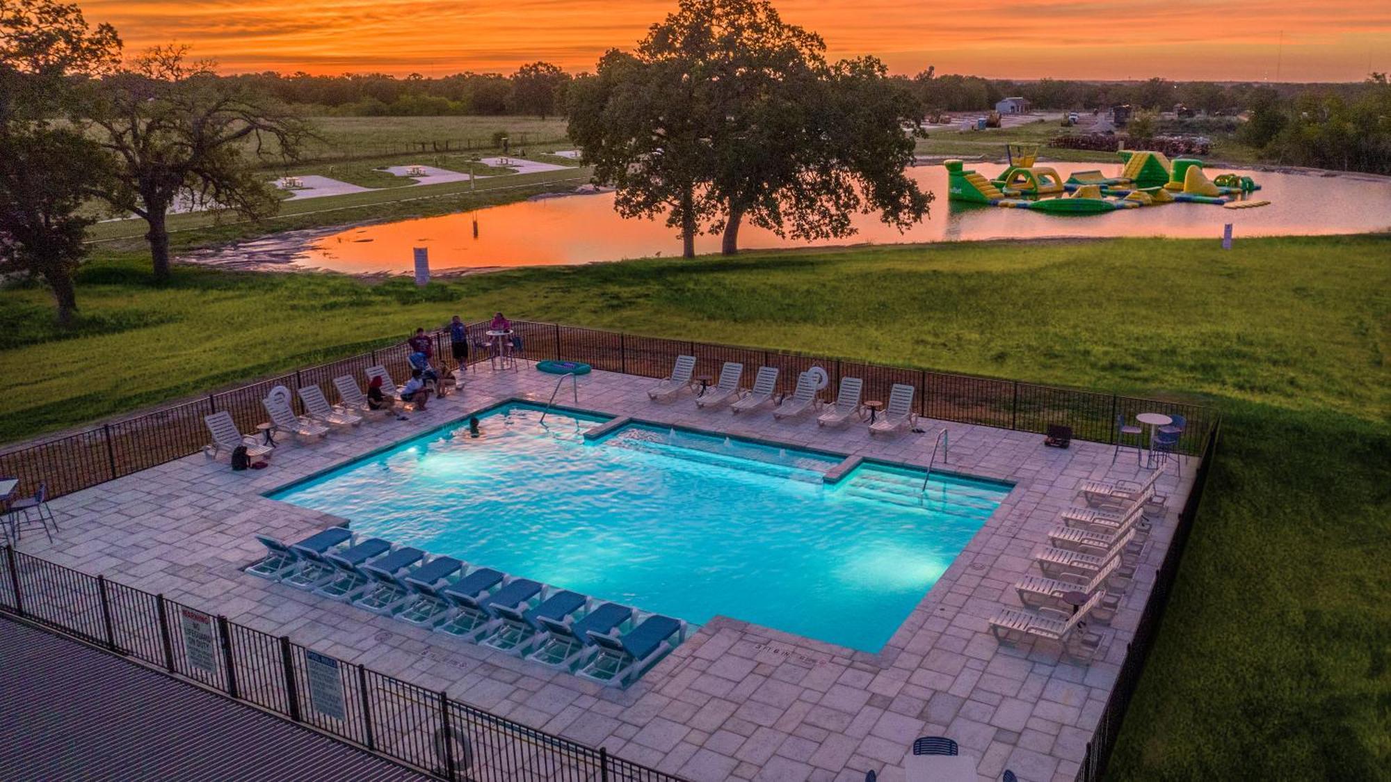 Great Escapes Rv Resort Bryan College Station ภายนอก รูปภาพ